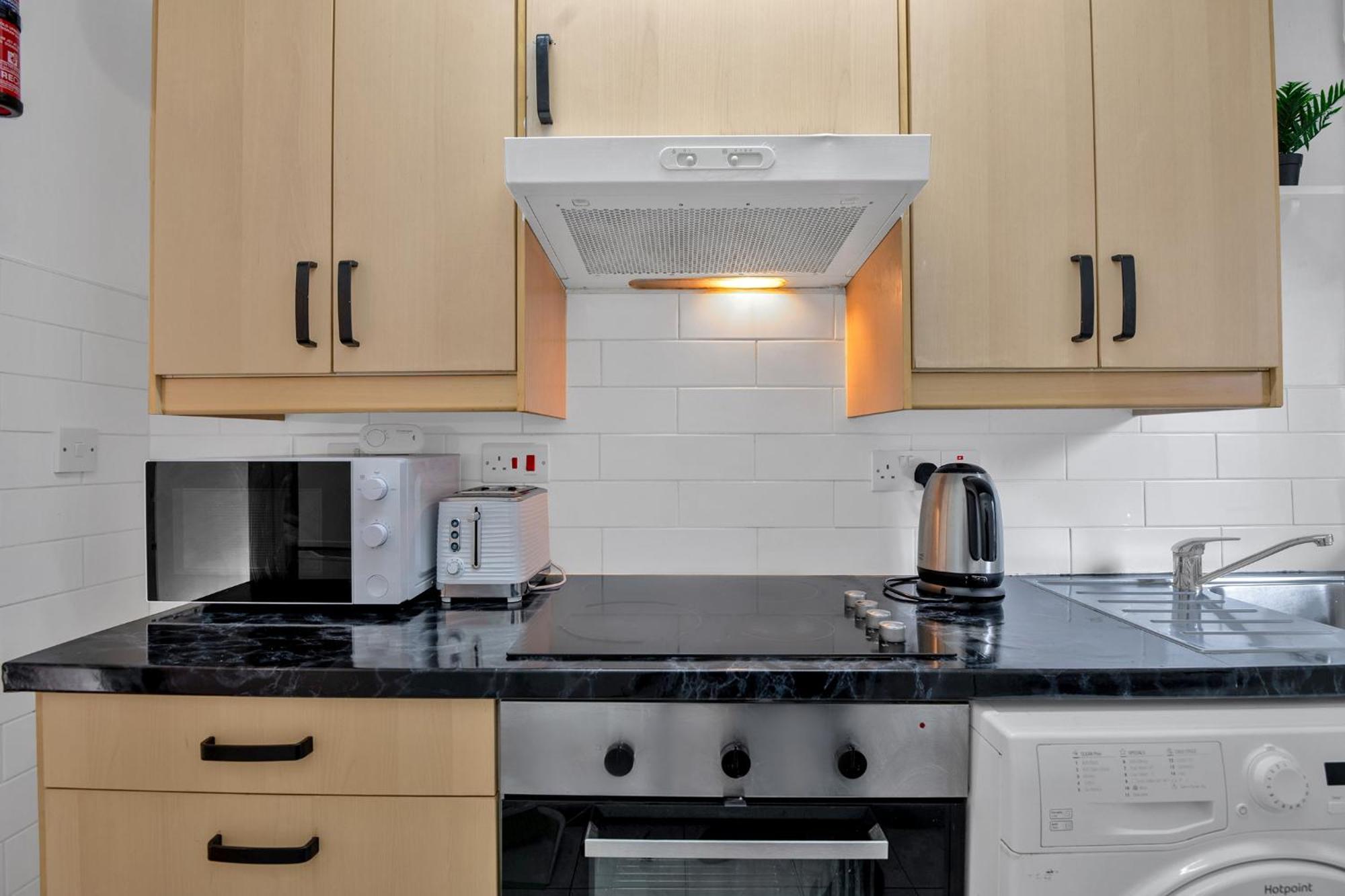 Apartment Ideal 1-bed In With Free Parking