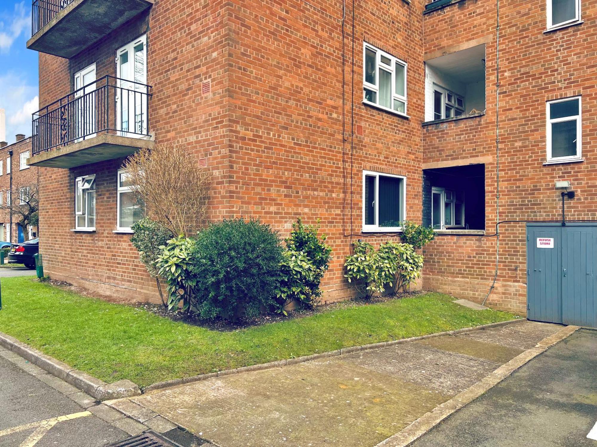 Ideal 1-bed In With Free Parking Apartment *